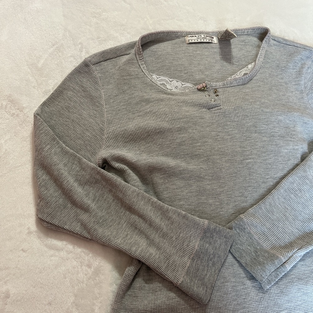 Gray Dainty Pink Rose Henley